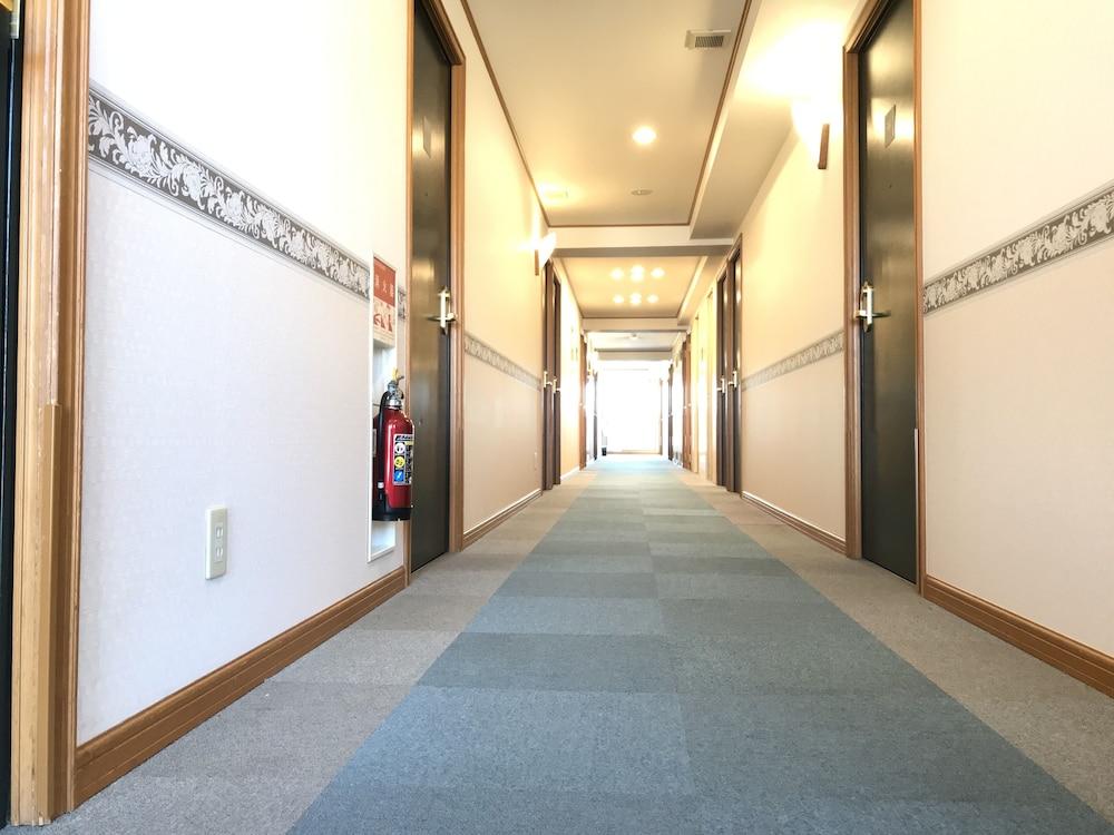 Toyoko Inn Yokohama Tsurumi Eki Higashi Guchi Exterior photo